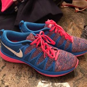 Nike flyknit lunar 2 shoes